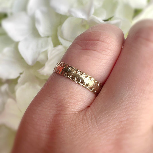 Demie 9k Star Band Ring