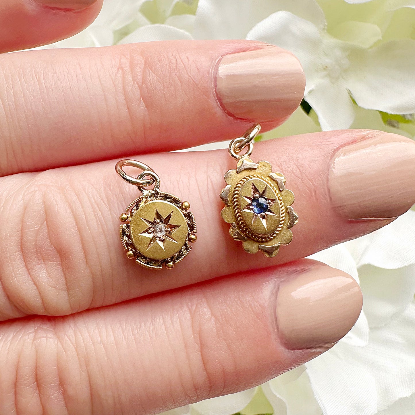 Alba Victorian Starburst Sapphire Charm