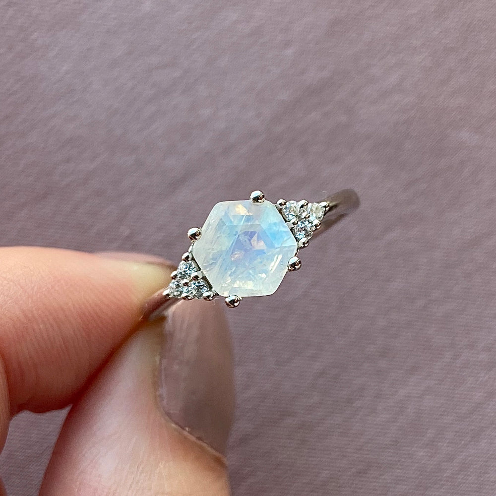 
                  
                    Load image into Gallery viewer, Selene Moonstone Ring
                  
                