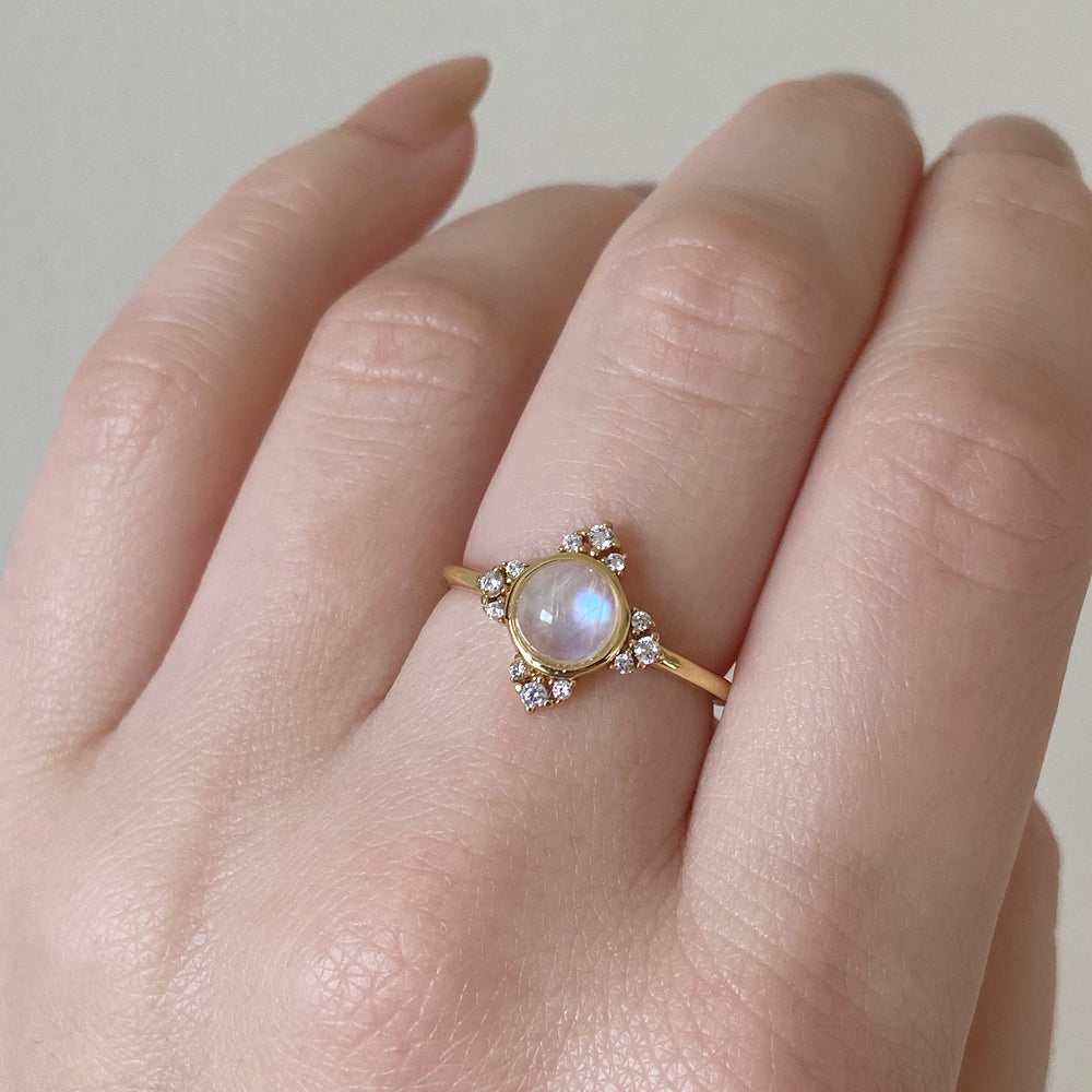 
                  
                    Load image into Gallery viewer, Astrid Moonstone Ring
                  
                